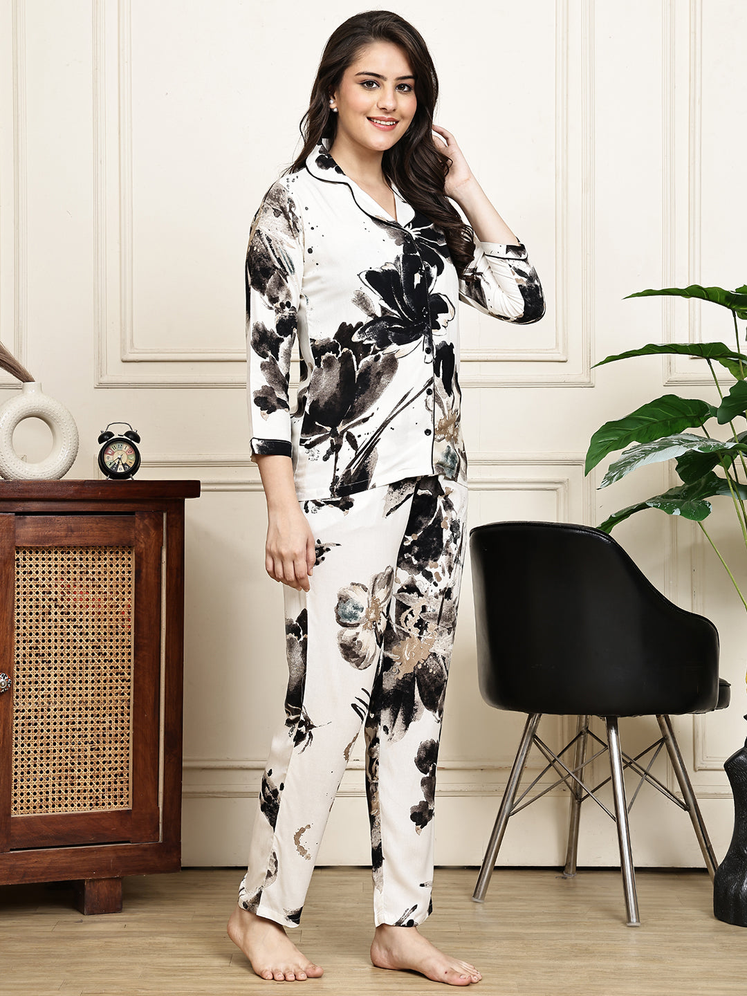 Black viscose rayon night suit with a notched collar