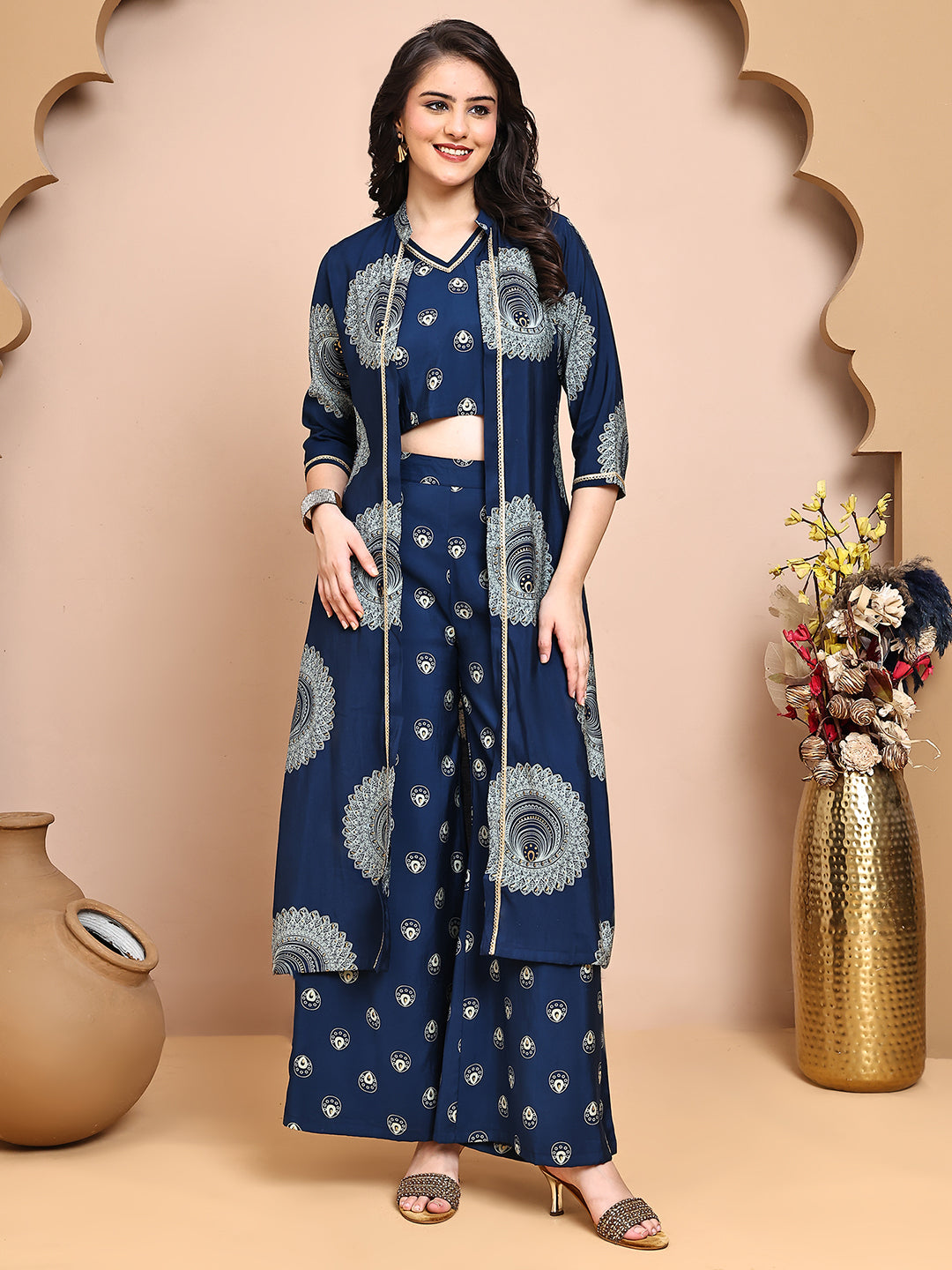 Woman wearing Blue Ethnic Printed Co-Ord Set