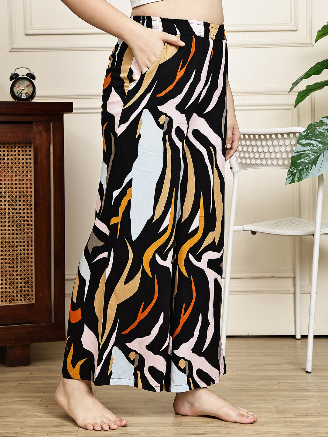 Black Abstract Lounge Pants | Claura