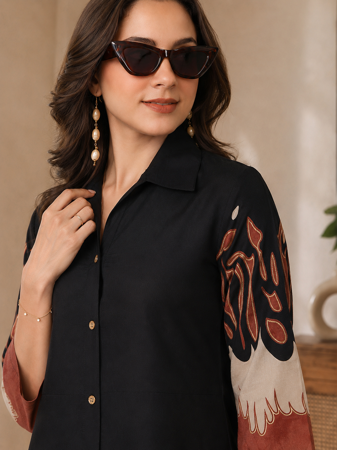 Black Abstract Printed Shirt Collar Midi Dress | Claura