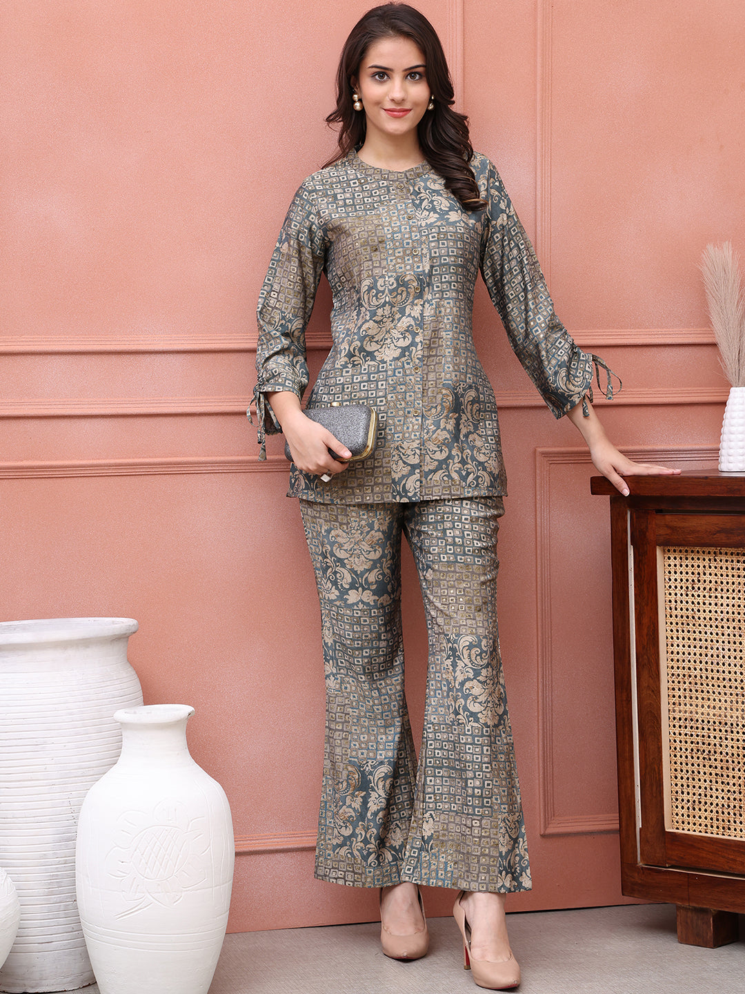 Woman wearing Grey Abstract Printed Co-Ord Set 
