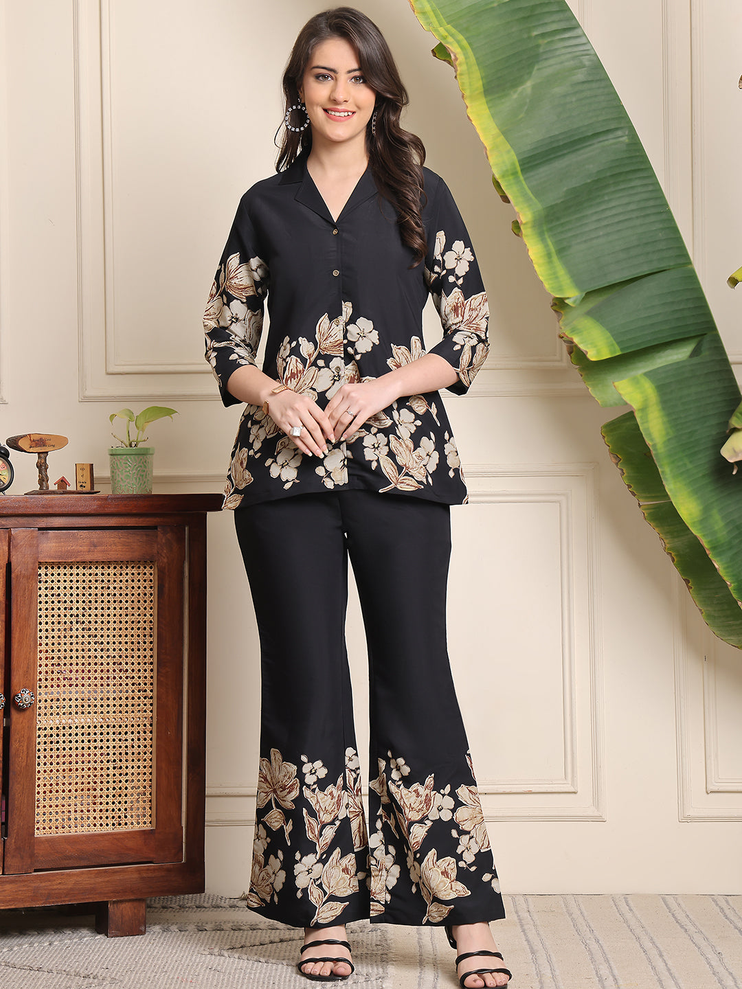 Woman wearing Black Floral Printed Co-Ord Set



