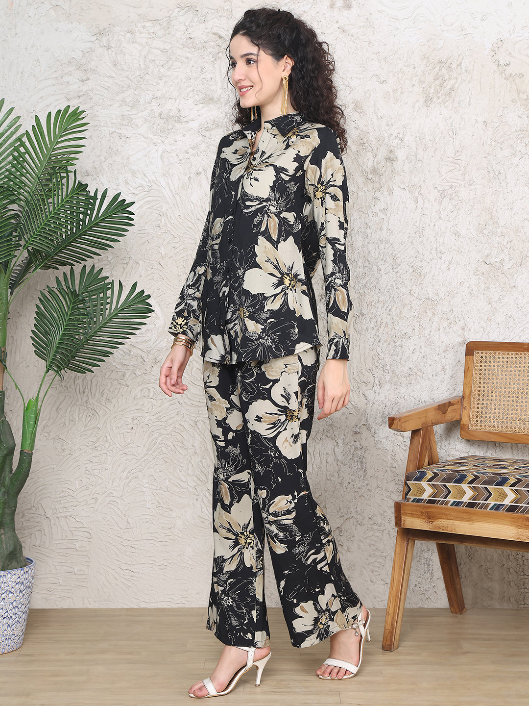 Back view of model styling Black co-ord outfit

