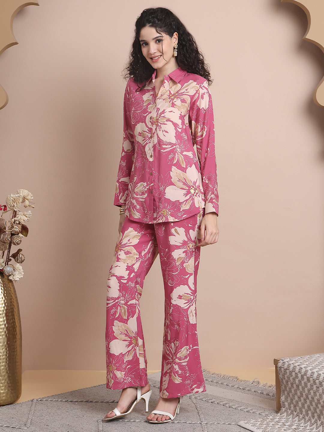 Lifestyle shot of Floral Chanderi Co-Ord Set for brunch


