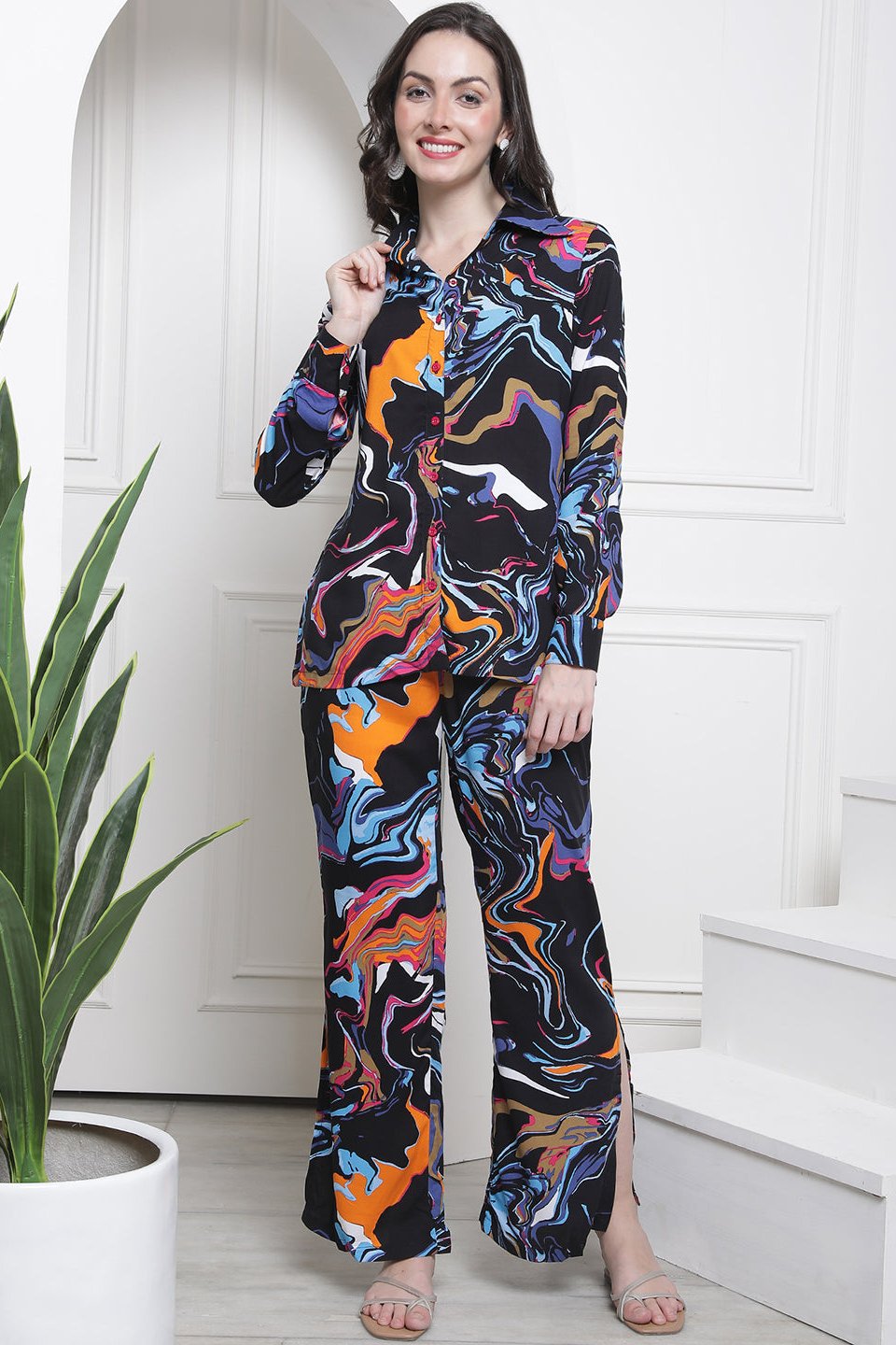 Woman wearing Black Abstract Print Co-Ord Set